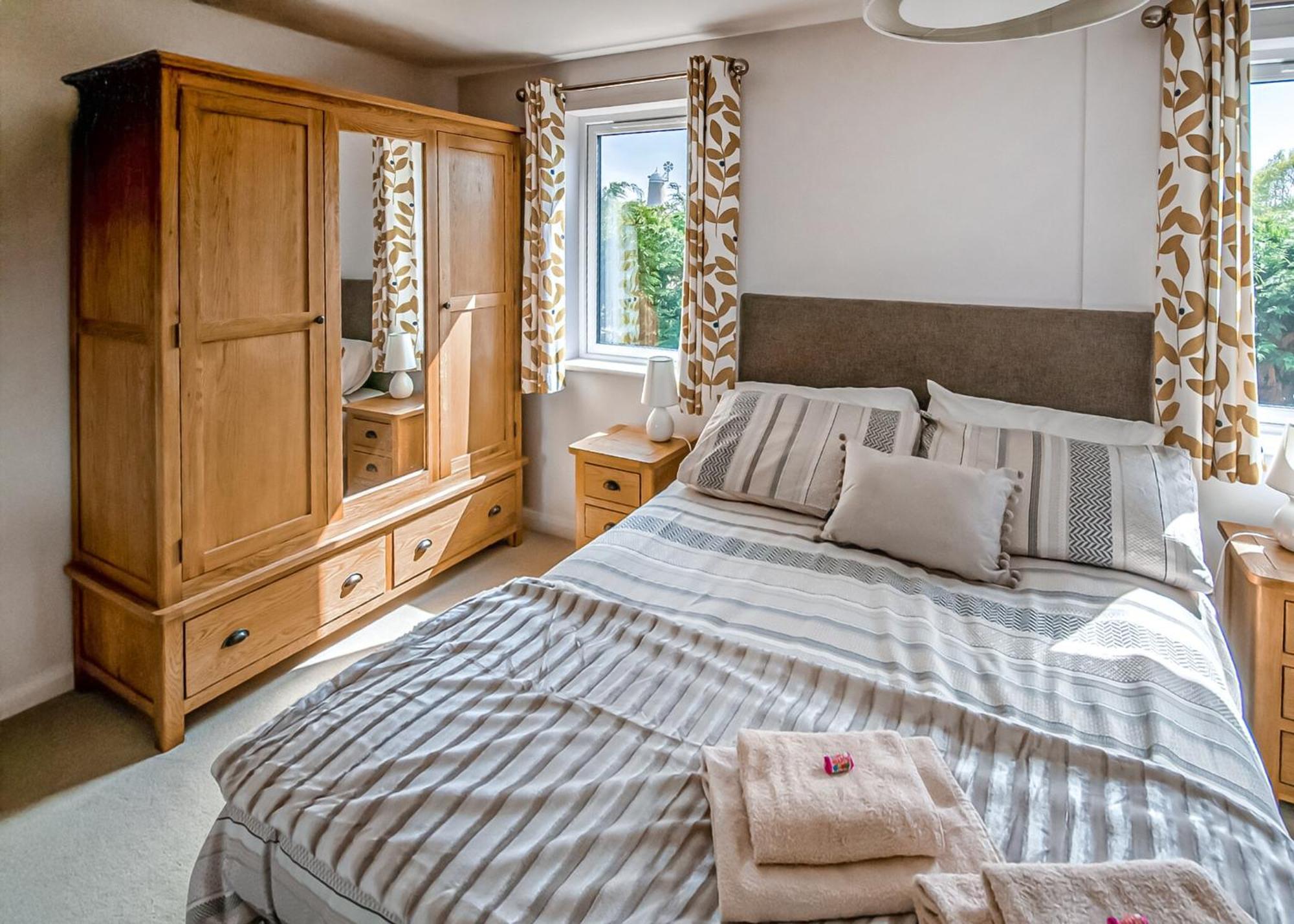 Hawthorn Glen Lodges Downham Market Phòng bức ảnh