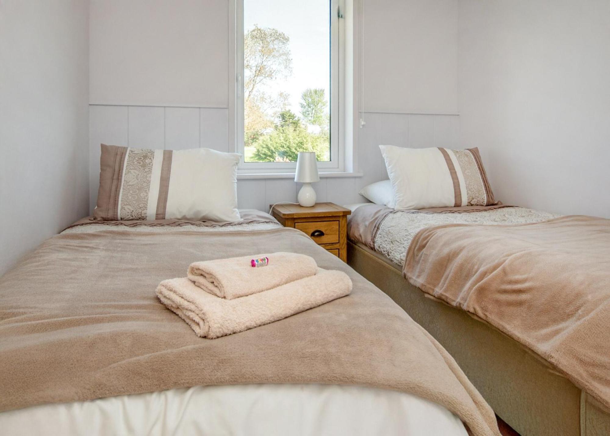 Hawthorn Glen Lodges Downham Market Phòng bức ảnh